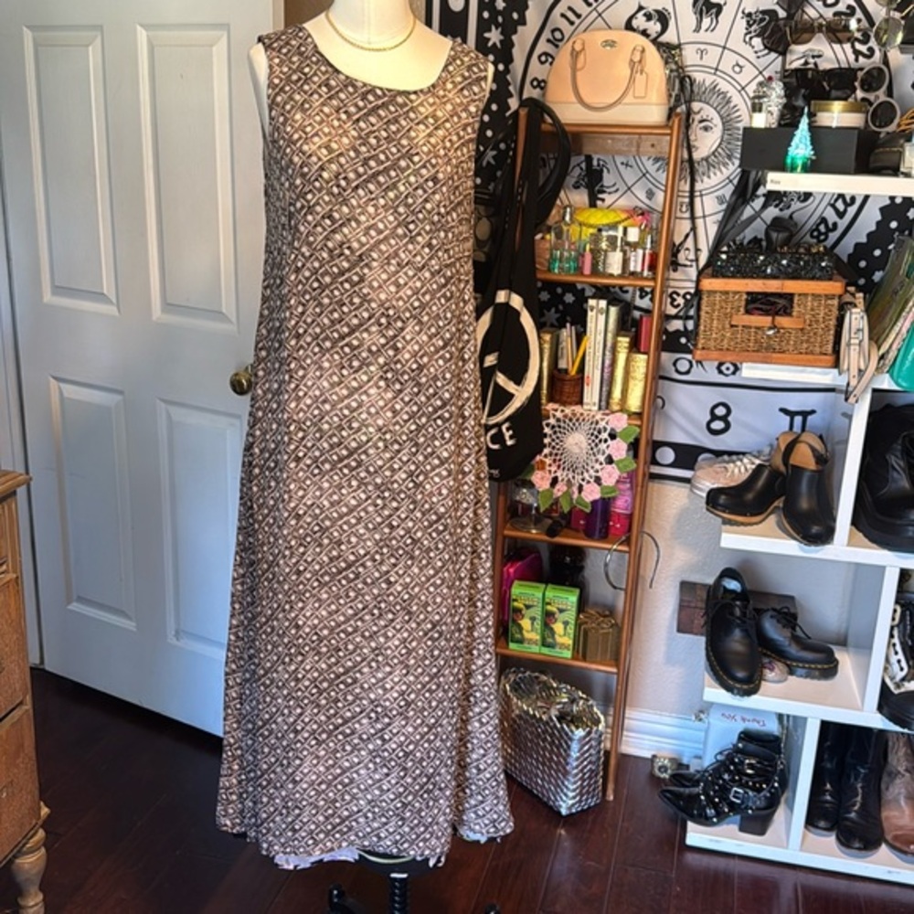 vintage unbranded reversible dress large floral / geometric pattern 
fits a sm